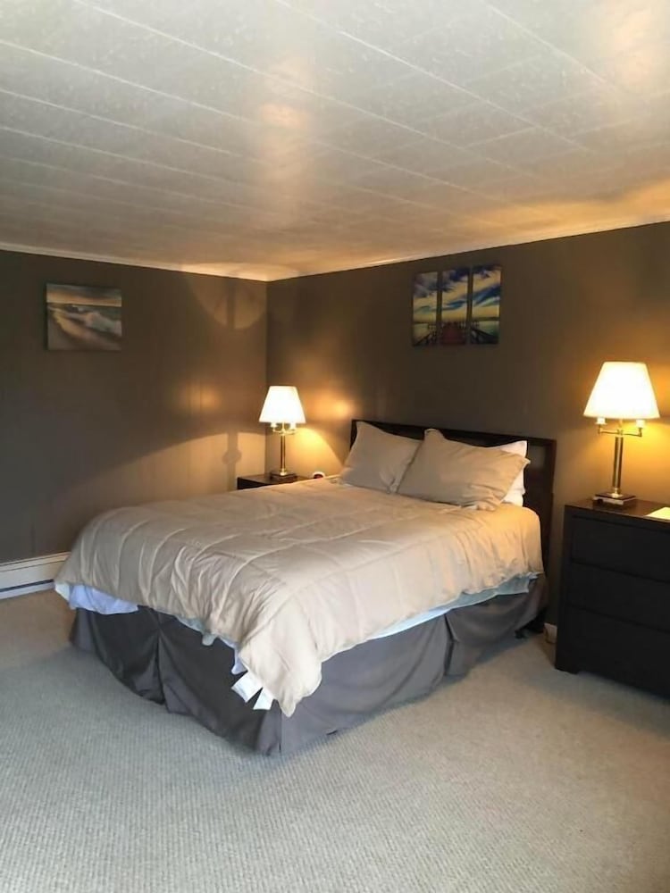 Standard Room, 1 Queen Bed photo 1