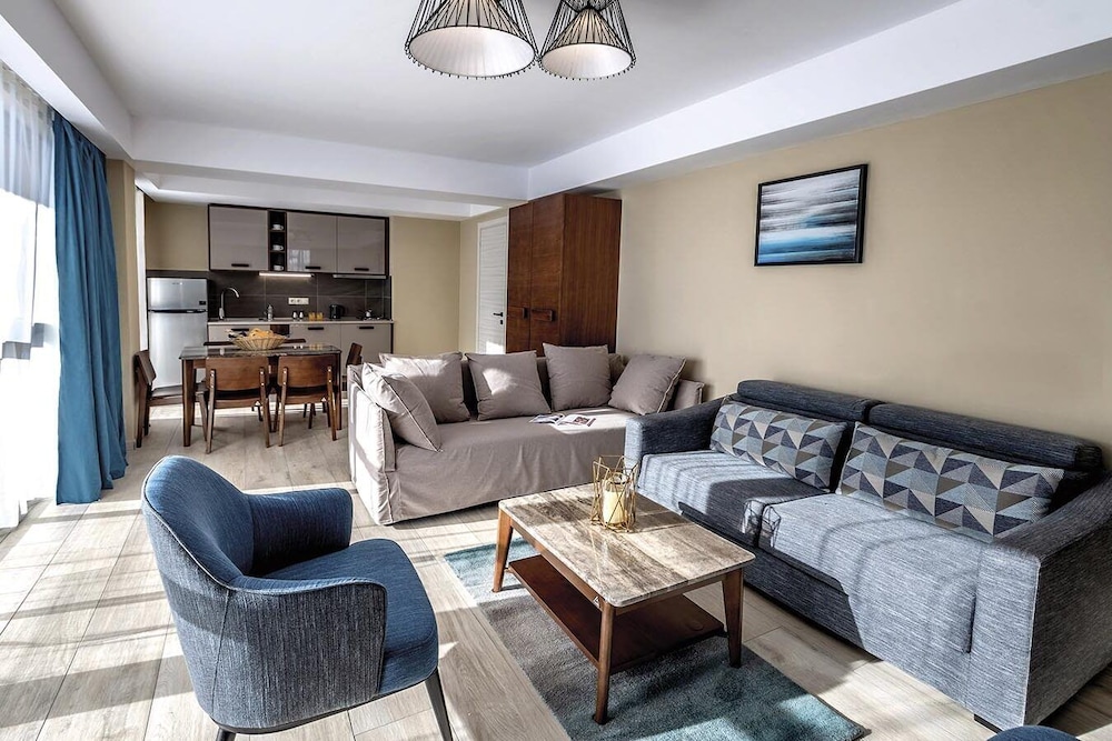 Superior Suite - Photo 2