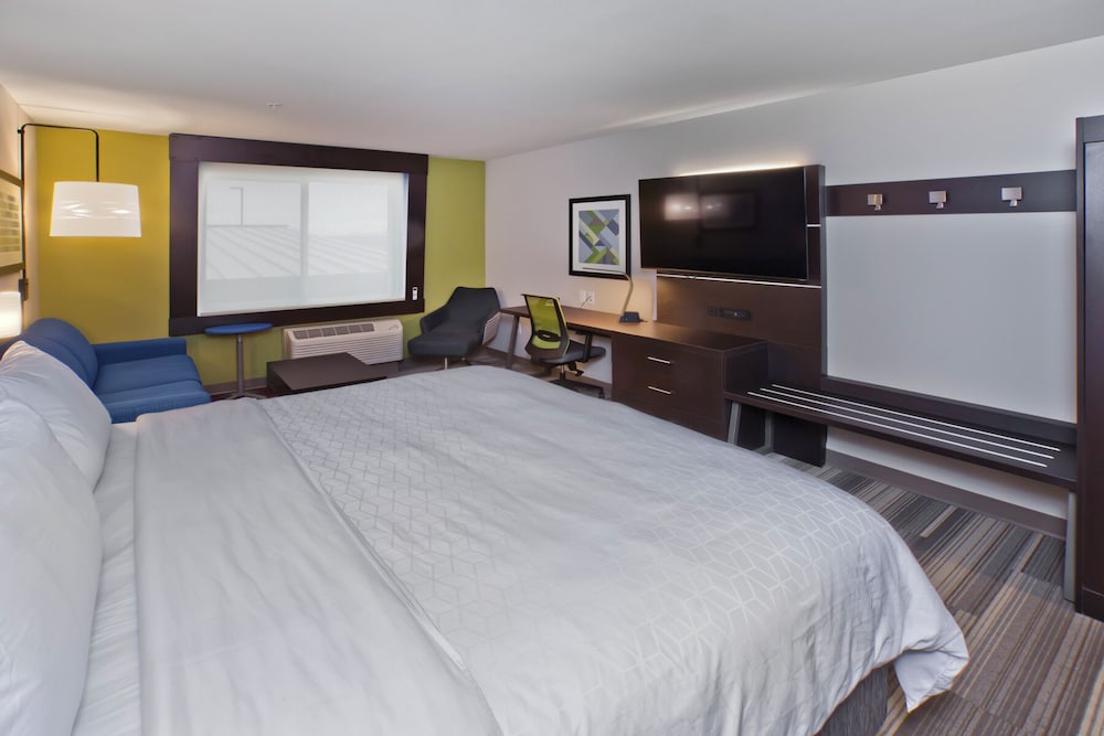 Suite, Multiple Beds - Photo 6