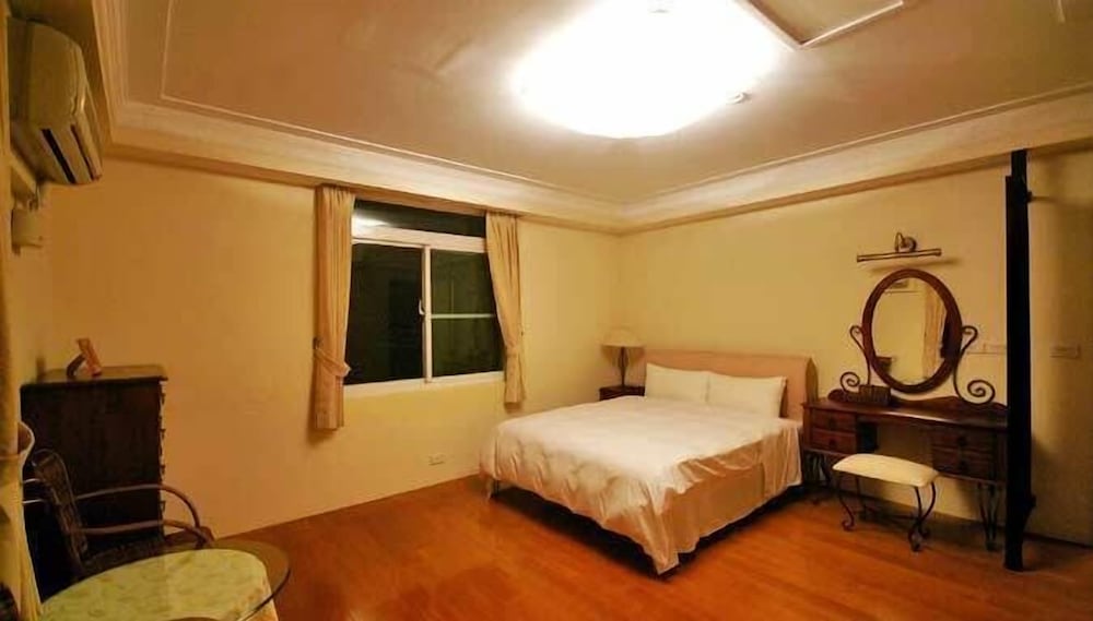 Room (12pax) photo 1