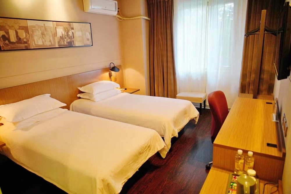 Double Room (A)