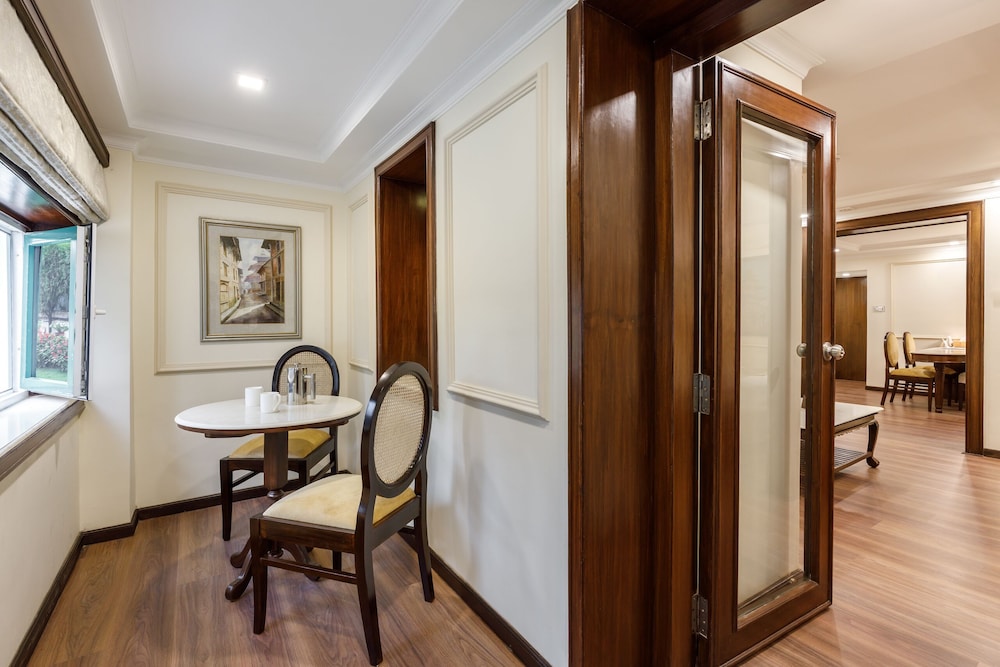 Suite - Photo 8