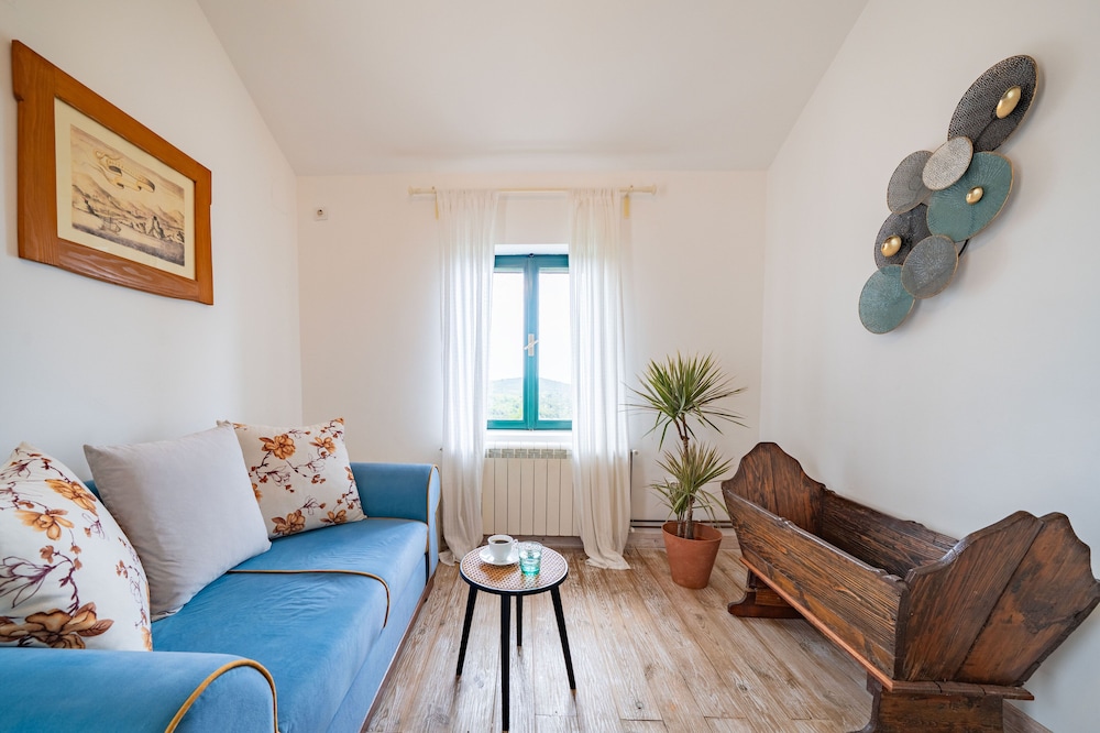 White Oak Suite, One bedroom, With terrace, Sea view photo 1