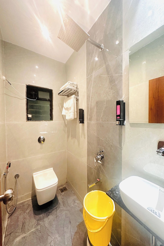 Executive Room - Photo 9