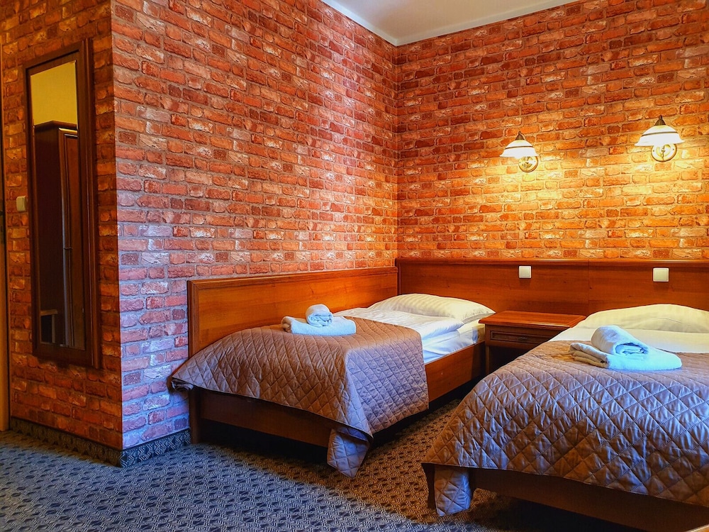 Standard Twin Room - Photo 2