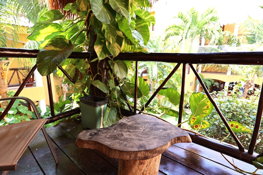 Coba Family Suite with Balcony and Private Bathroom - Photo 5