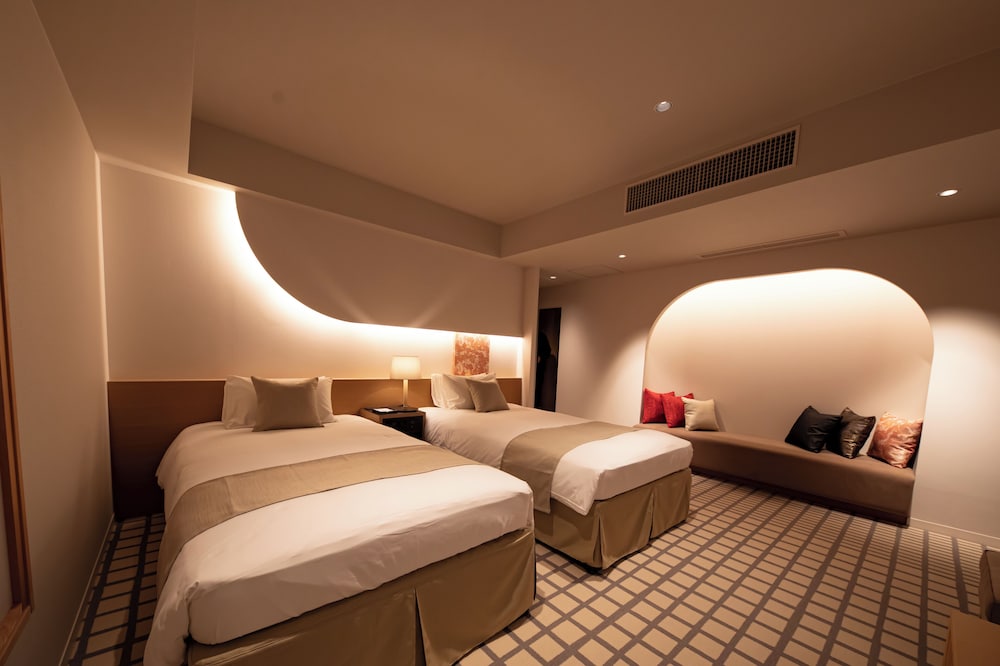 Deluxe Twin Room, Non Smoking (Up to 3 pax for above 6 yrs) photo 3