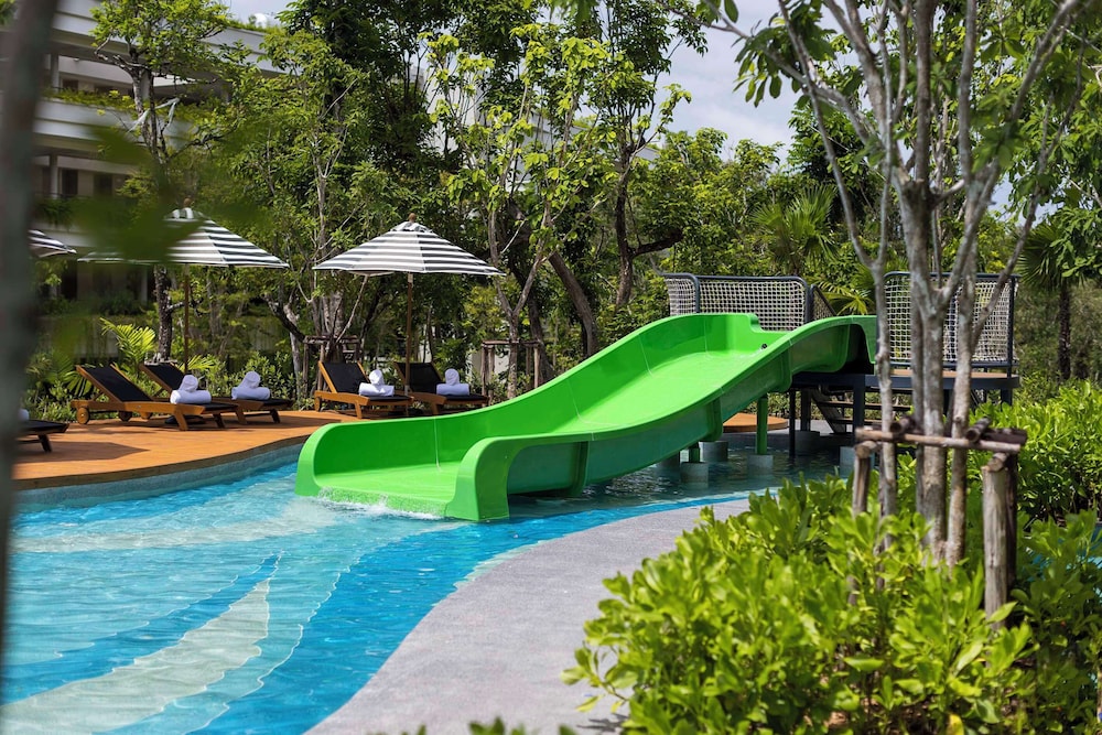 Family Suite Pool Access - Photo 4