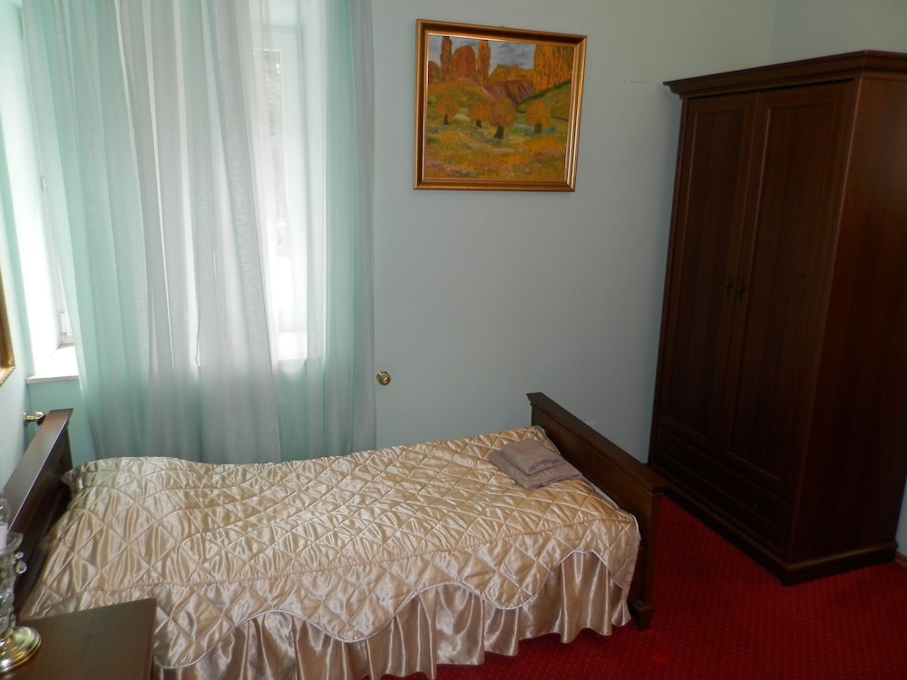 Room (5 Persons; Number 203) photo 2