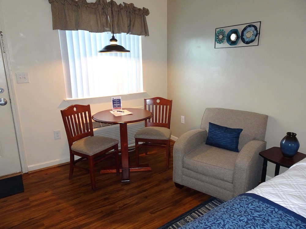 Studio Suite, 1 Queen Bed photo 2