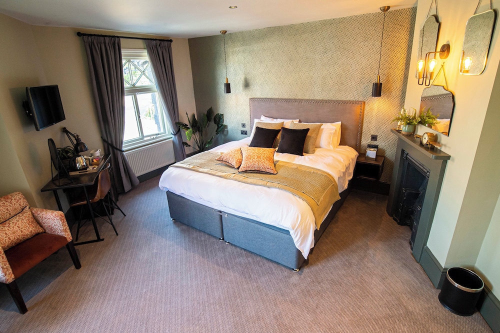 Deluxe Suite, Ensuite (Deluxe Family Suite) - Photo 2