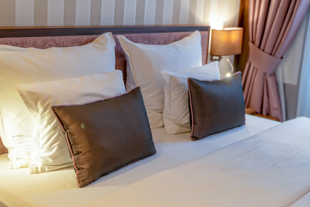 Economy Room, 1 Queen Bed, Non Smoking photo 2