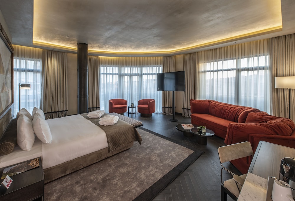 Suite, Corner photo 1