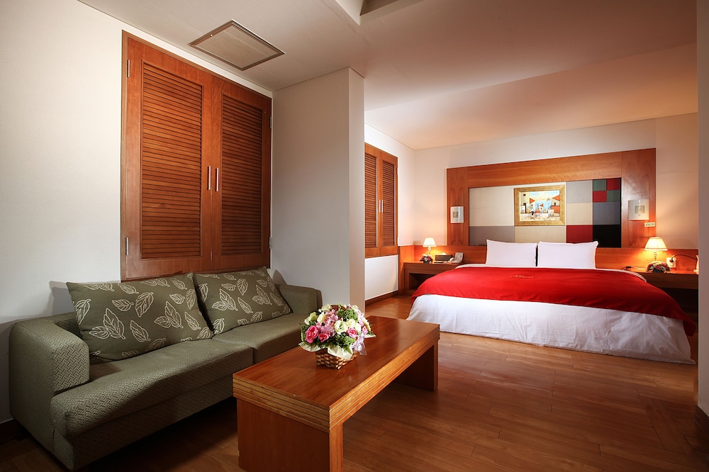 Suite - Free Airport Suttle photo 3