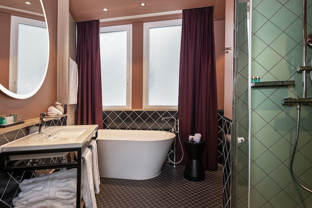 Deluxe Room, 2 Twin Beds (Grand) - Photo 8