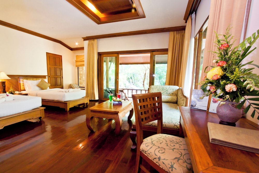 Tropical Villa Twin Bed - Photo 1