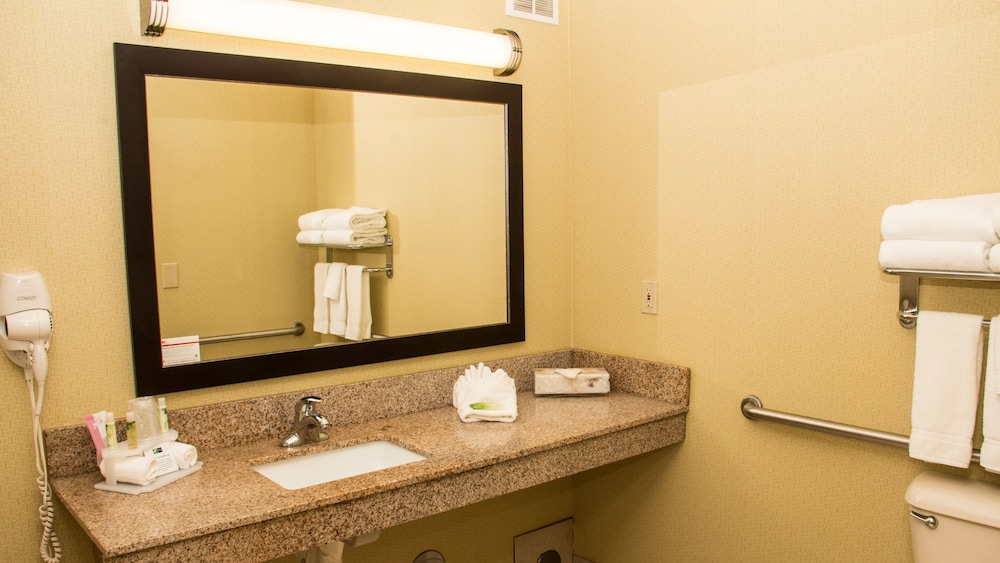 Suite, Multiple Beds - Photo 2