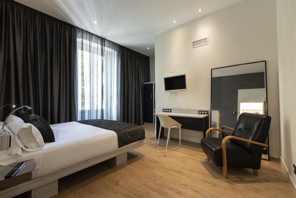 Superior Double Room, Balcony, City View