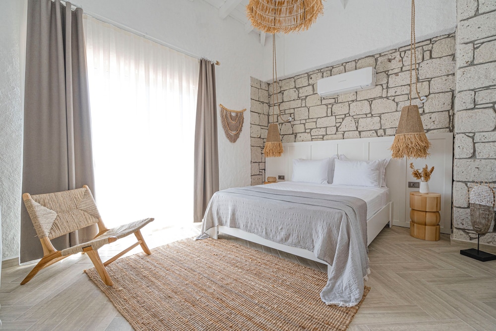Deluxe Room, Balcony photo 1