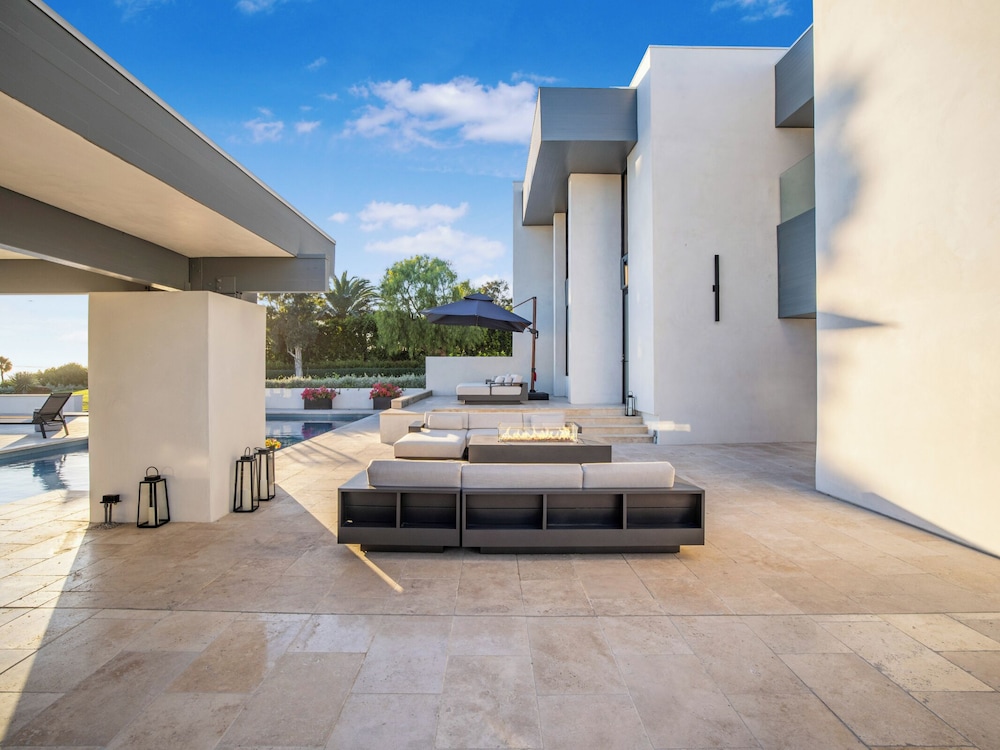 Luxury House, Multiple Beds, Pool Access, Ocean View (Morning View Malibu) photo 2