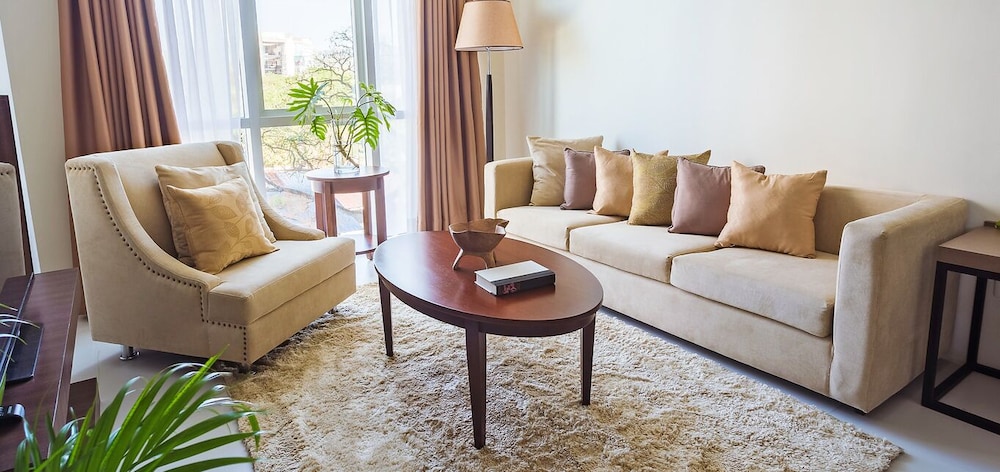 Deluxe Suite, 3 Bedrooms, 2 Bathrooms, Kitchen, with View photo 1