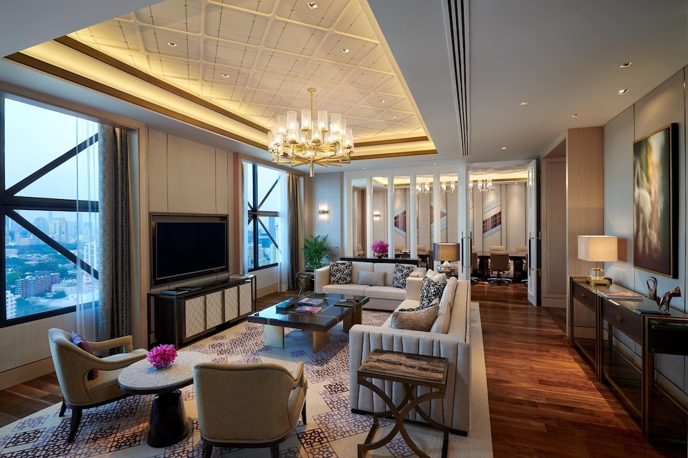 Royal Suite, 1 Bedroom thumbnail 5