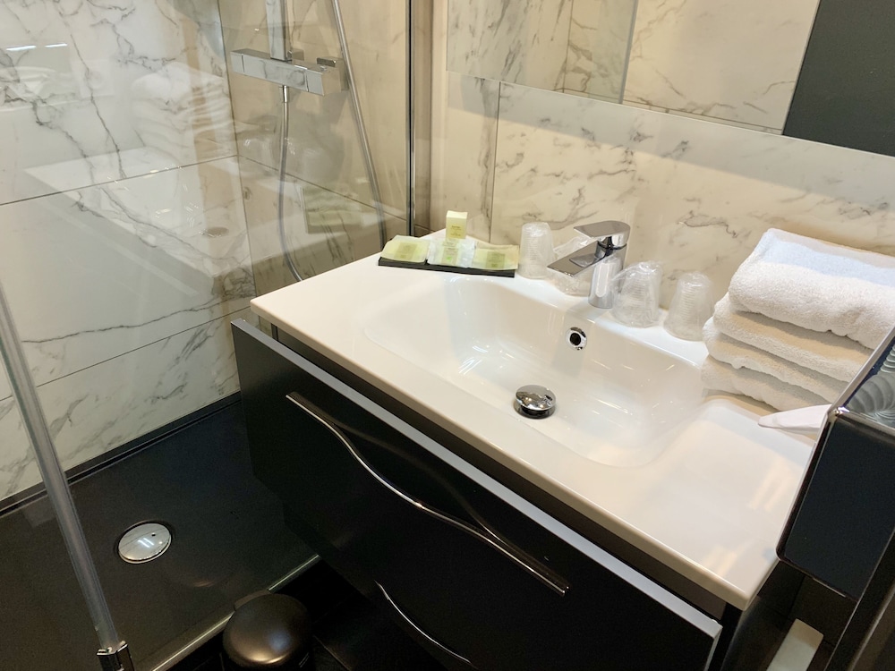 Luxury Room (Superior) Luxury Room (Superior)
