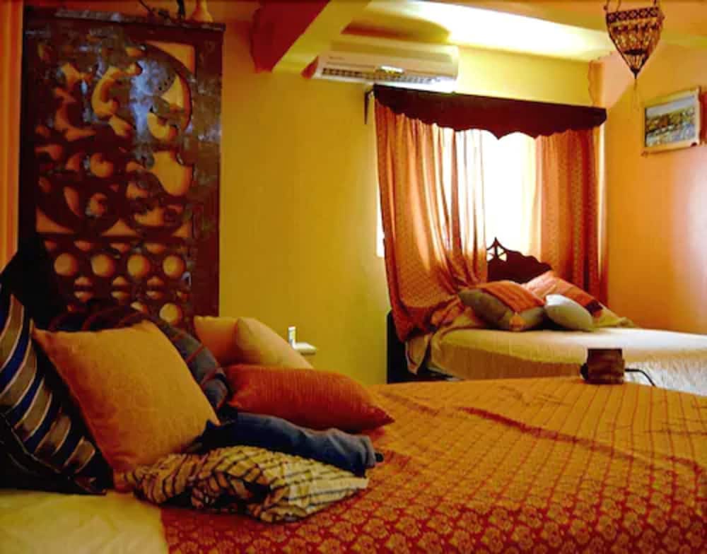 Standard Room, 2 Double Beds, Garden View