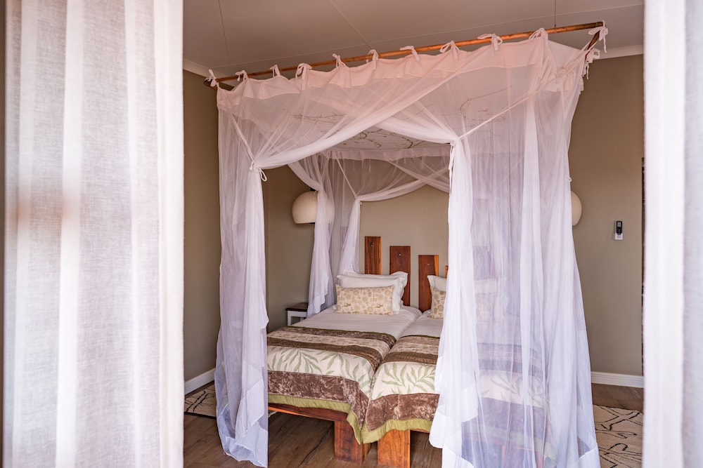Standard Twin Room - Photo 1