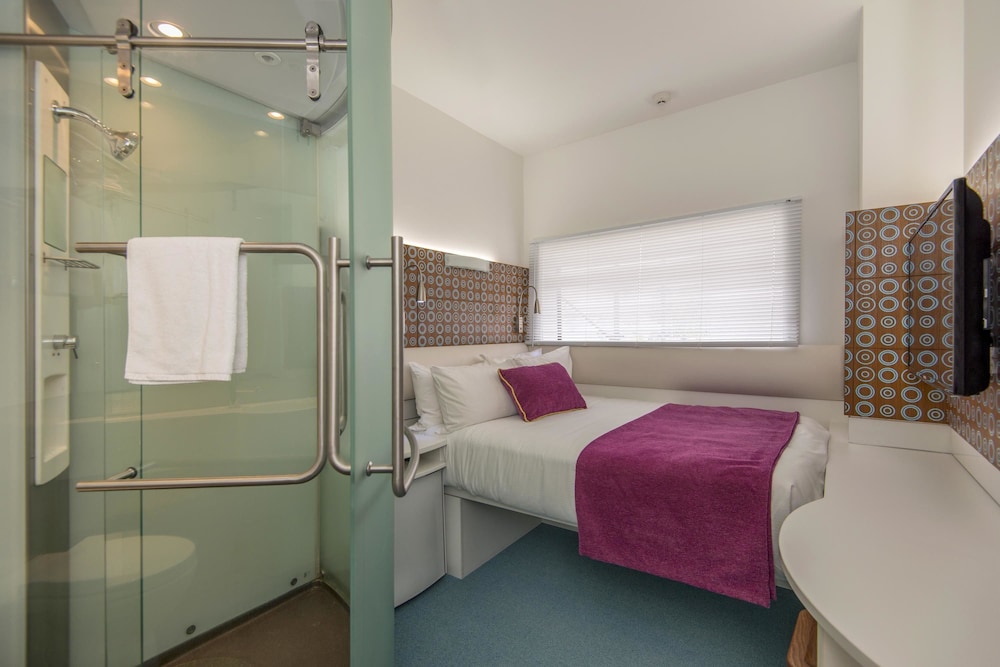 Room, 1 King Bed (Inner Urban)