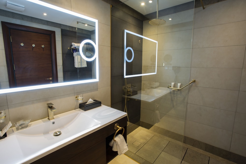 Standard Twin Room - Photo 7