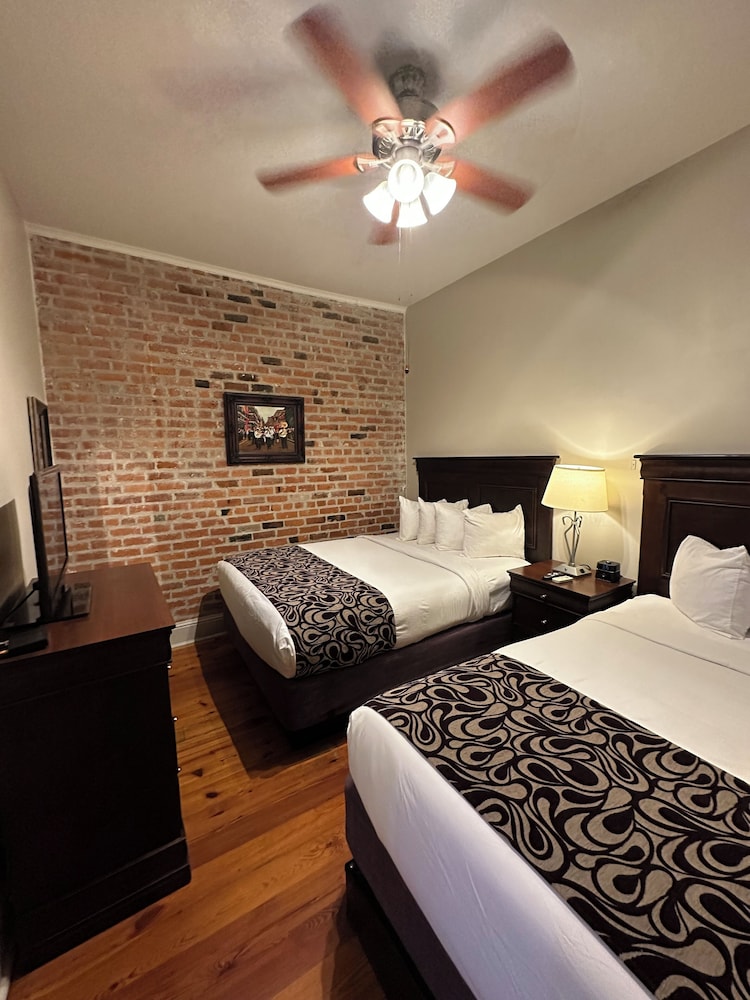 Deluxe Room, 2 Queen Beds - Photo 2