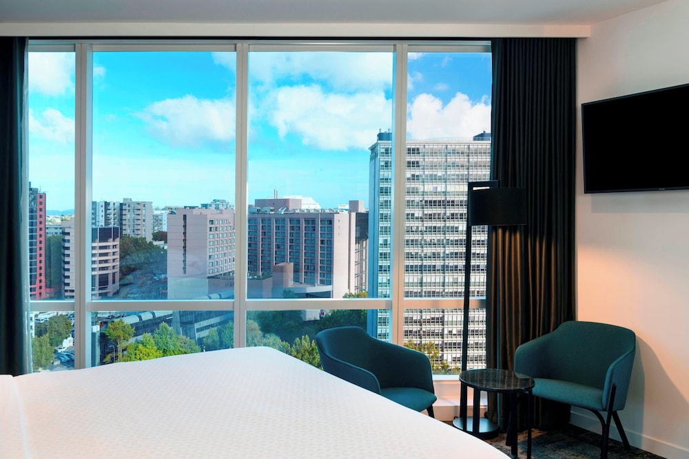 Suite, 1 King Bed photo 1