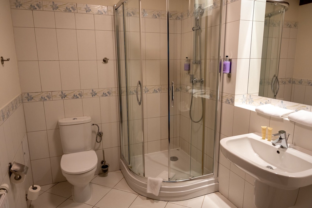 Standard Double or Twin Room - Photo 32