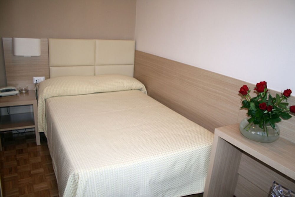 Standard Single Room photo 2