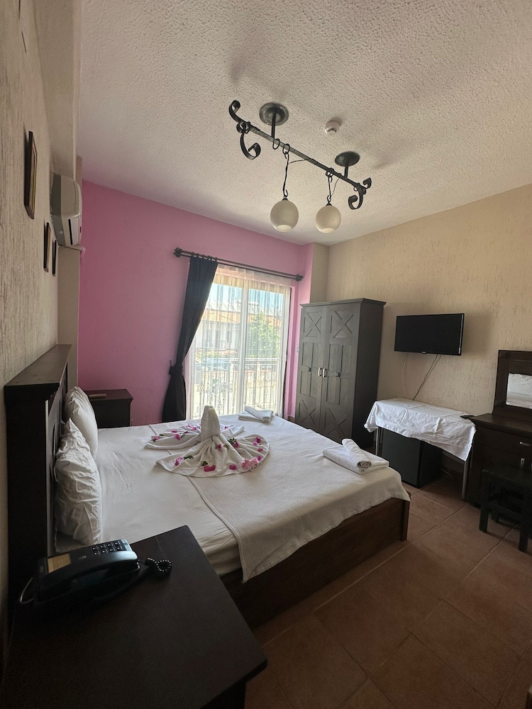 Standard Double Room - Photo 3