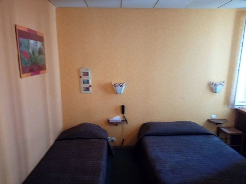 Single Room - Photo 1