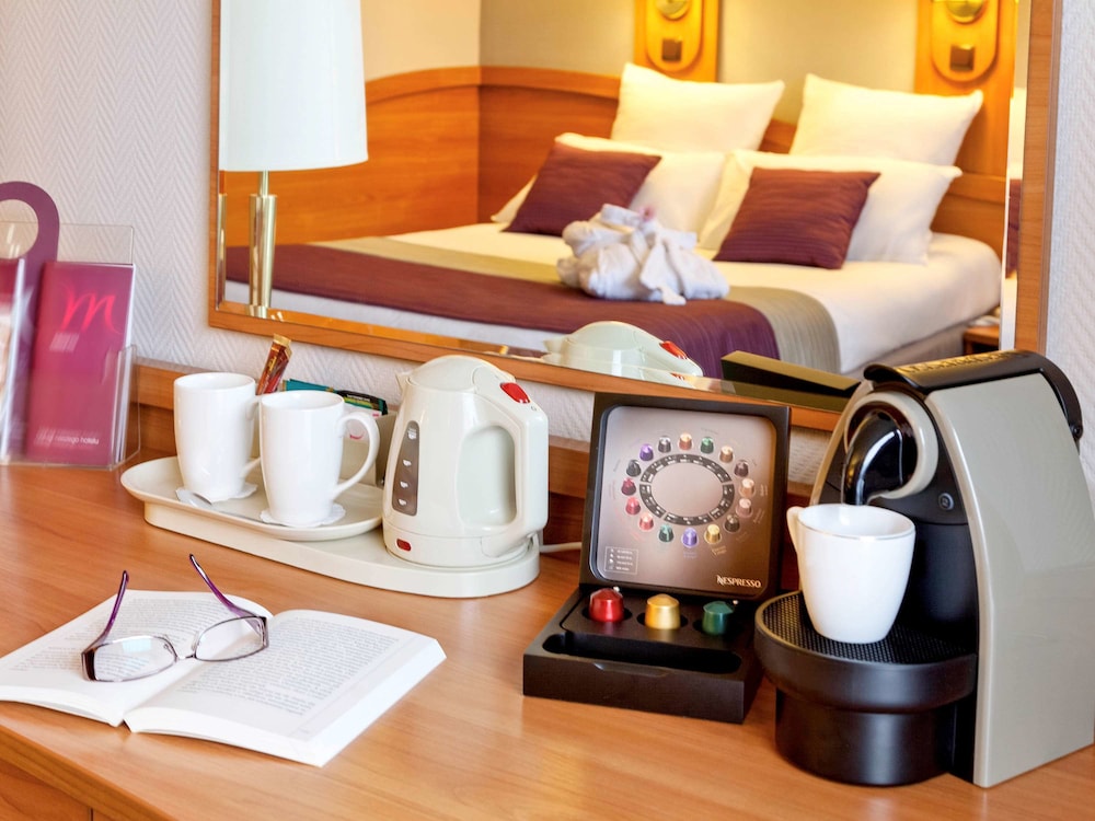 Superior Room, 1 Queen Bed with Sofa bed photo 3