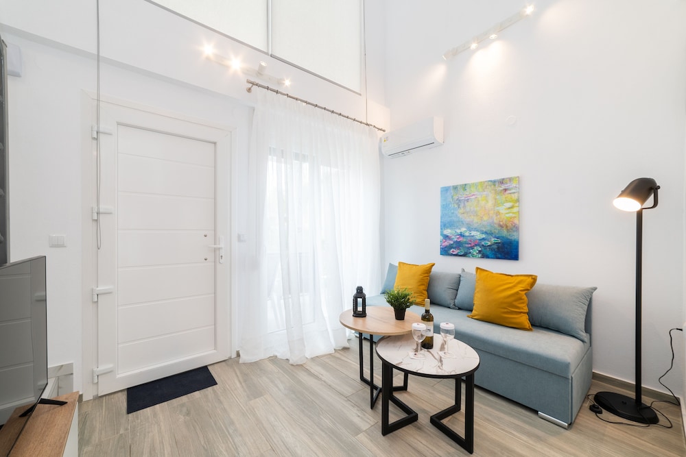 Two-Bedroom Loft with Pool Access photo 2