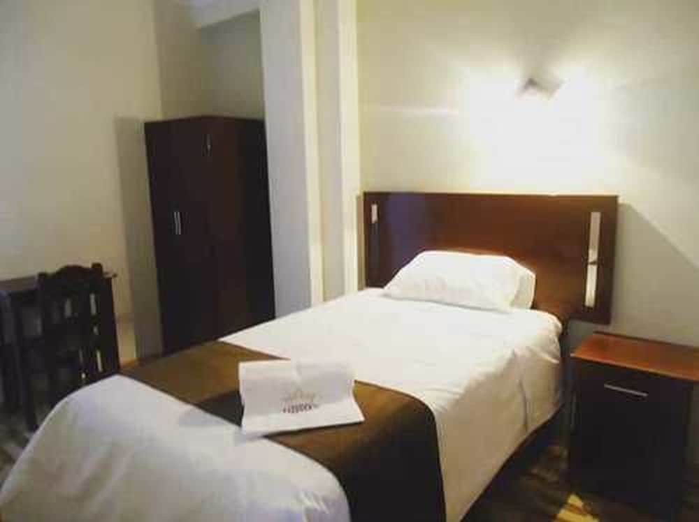 Standard Single Room, 1 Large Twin Bed photo 2