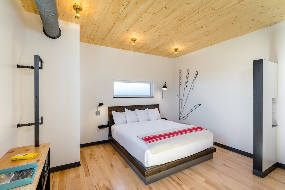 Standard Room, 1 Queen Bed (Micro Queen)