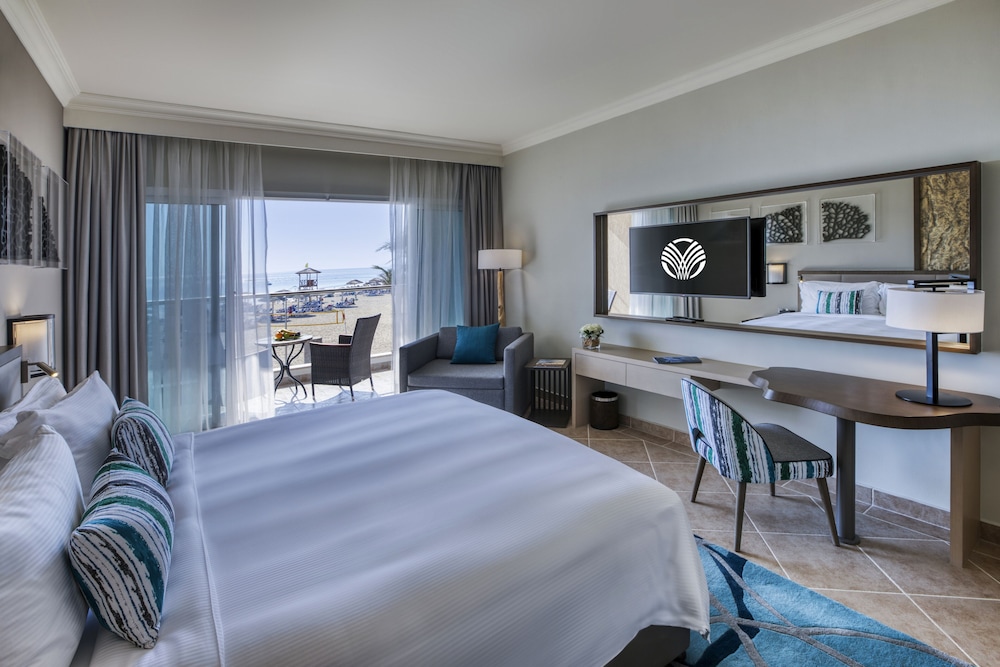 Suite, Balcony, Oceanfront photo 2