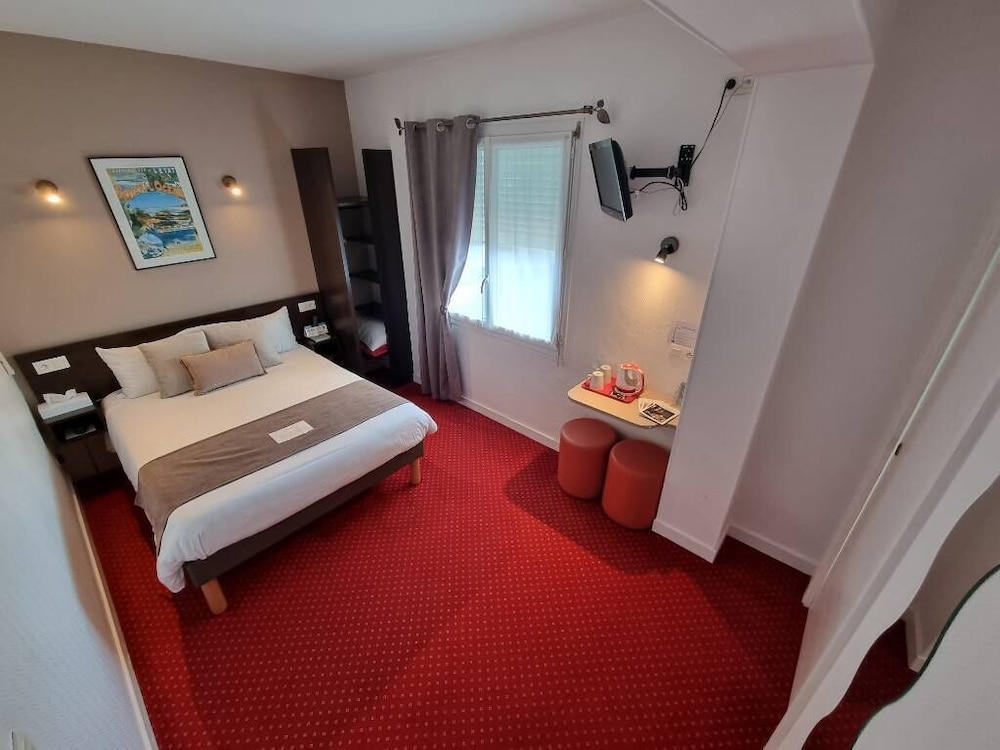 Standard Double Room - Photo 7