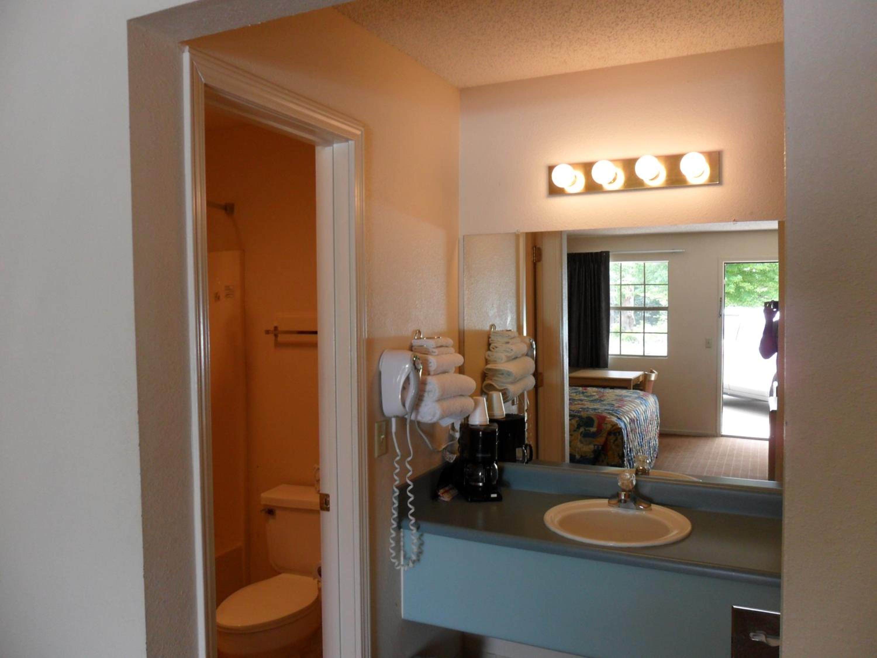 Double Room with Two Double Beds - Non-Smoking photo 2