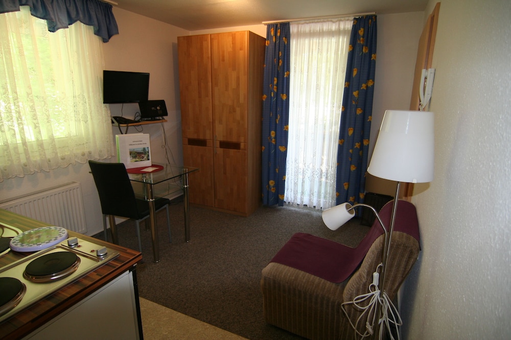 Apartment (No 3) photo 3