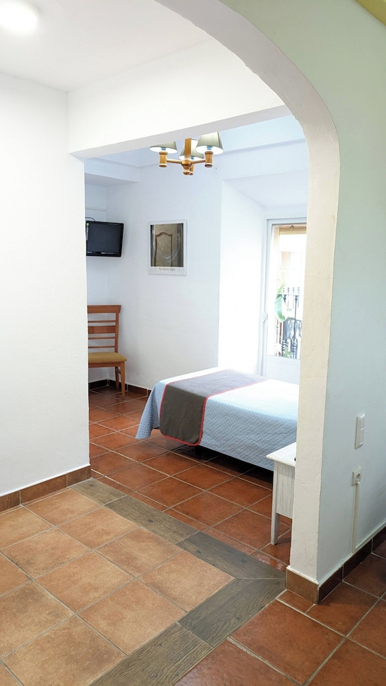Economy Double Room photo 3