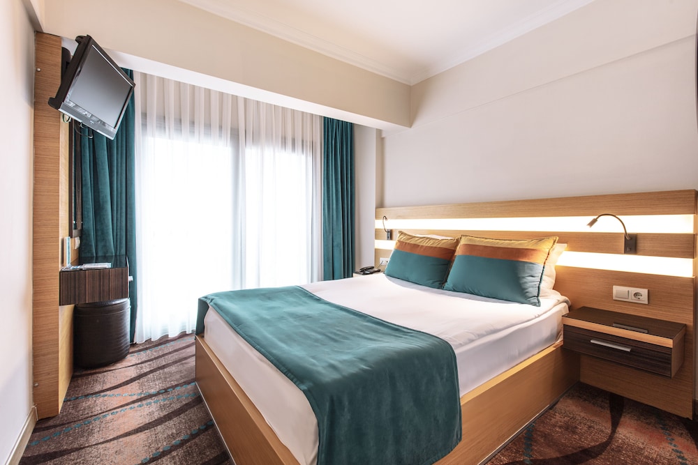 Standard Room, City View