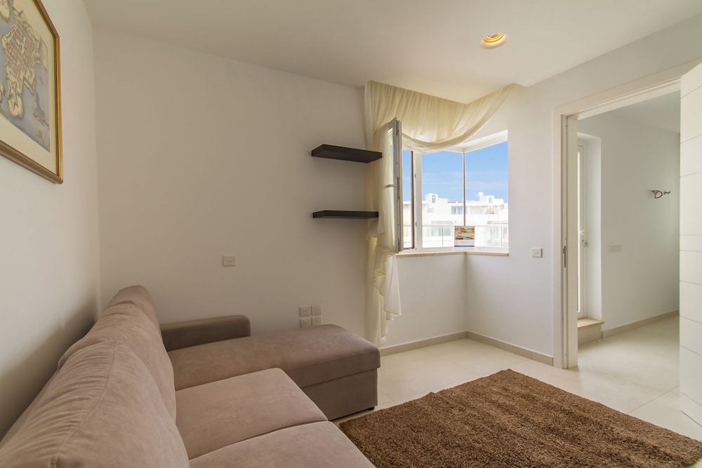 Family House, 3 Bedrooms, 2 Bathrooms (Wonderful Modern Forum House Swieqi) photo 2