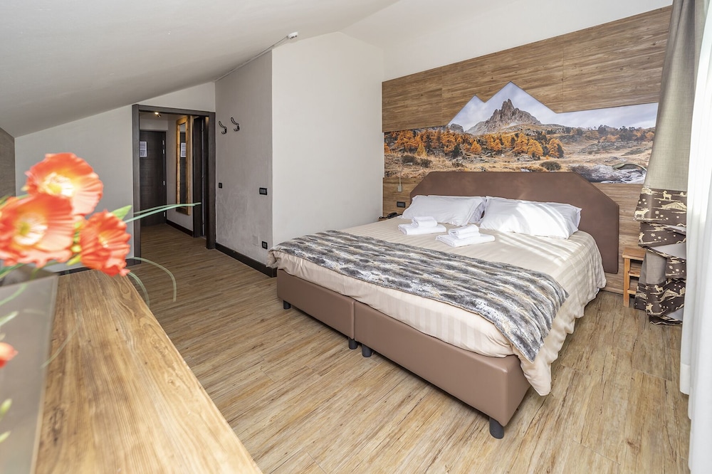 Superior Double or Twin Room photo 2