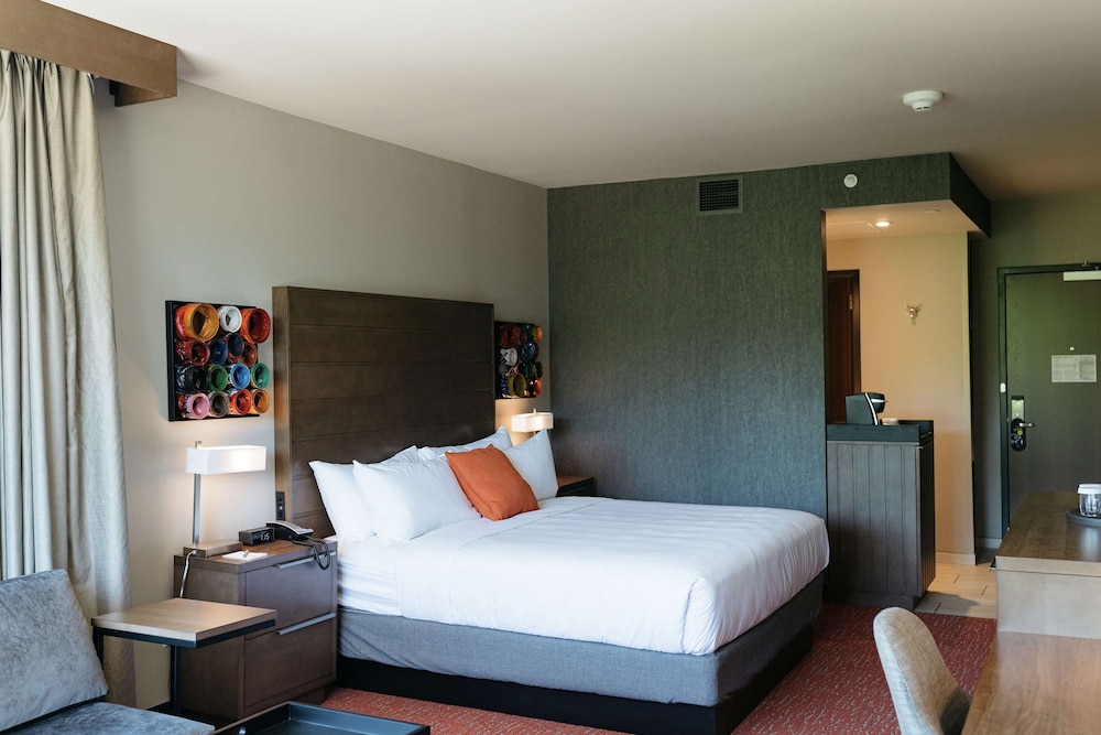 Studio Suite, 1 King Bed, Corner